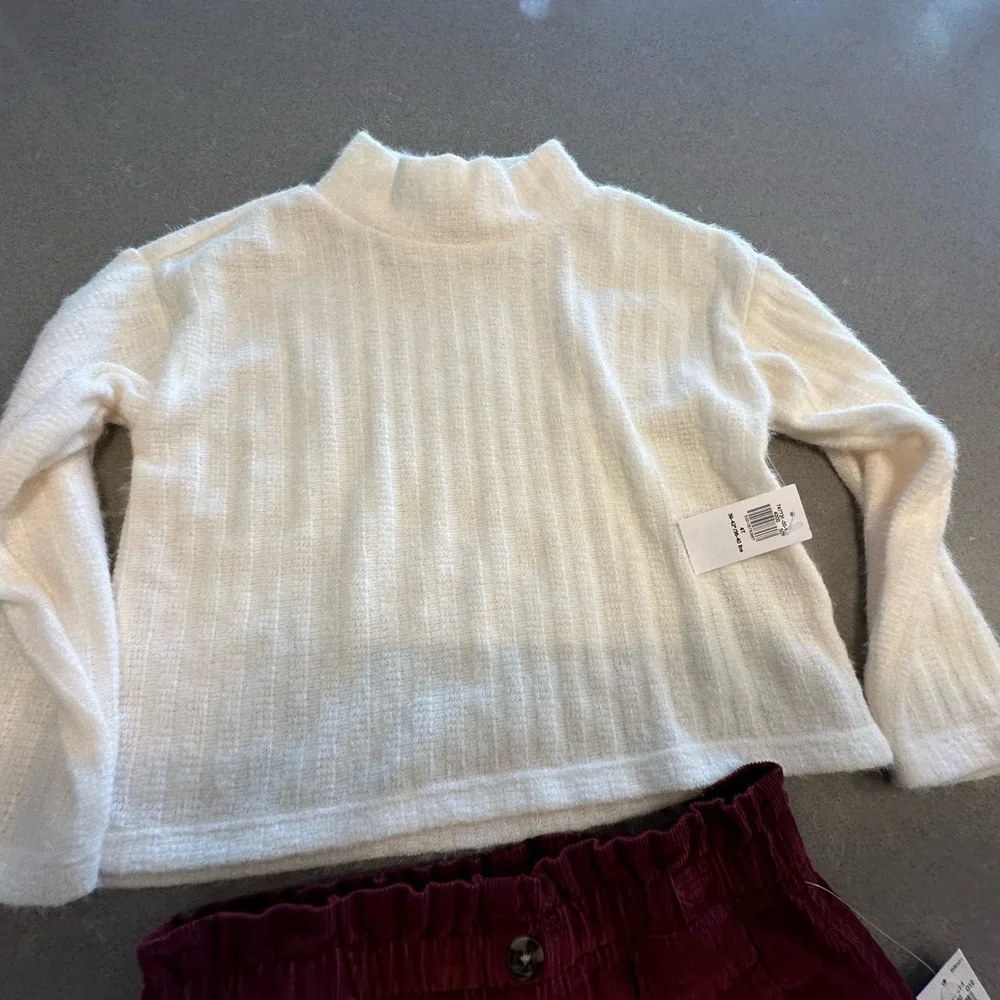 N/A stylish cream